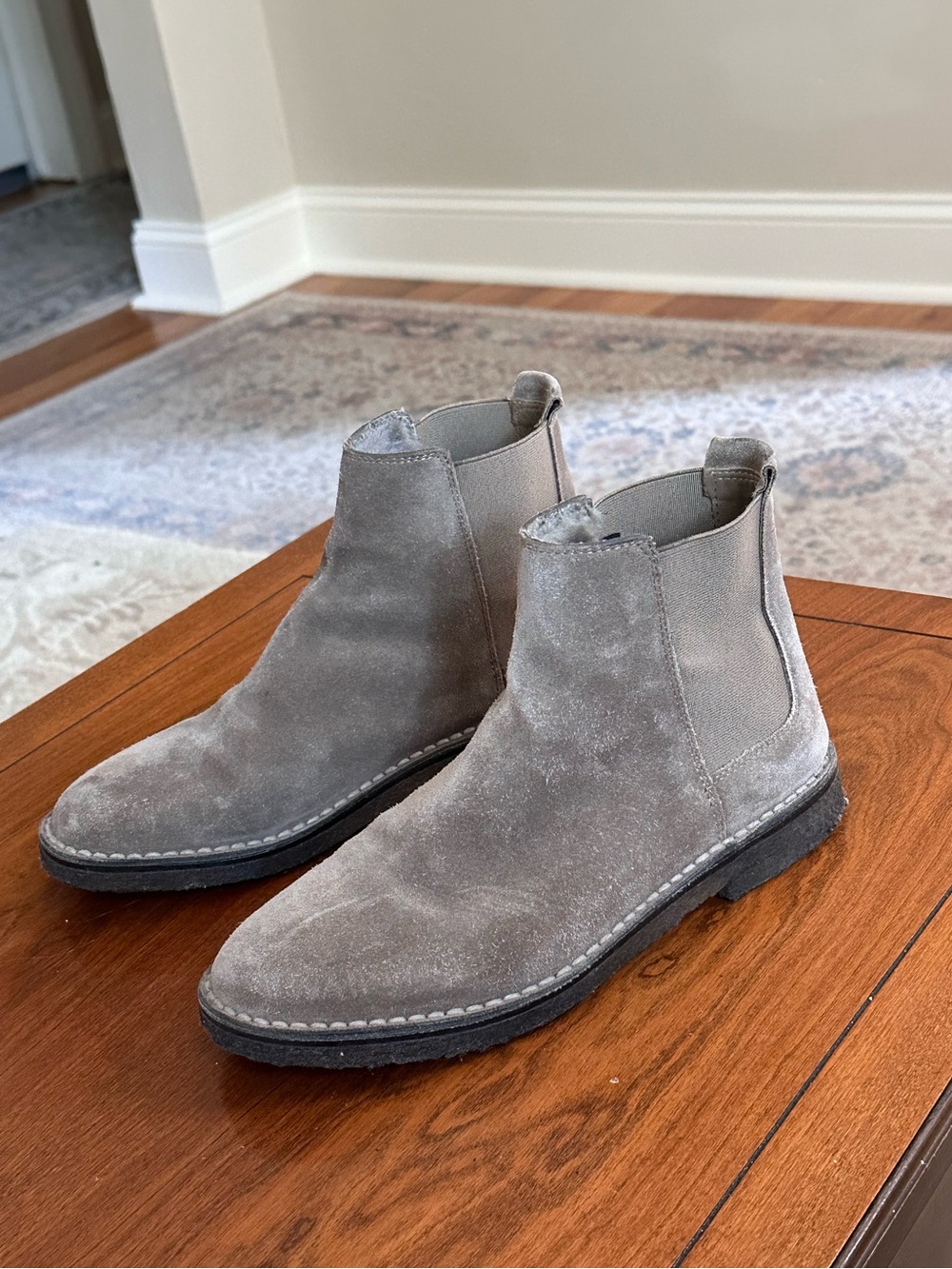 Vince Chelsea boots 7.5 leather suede for fall